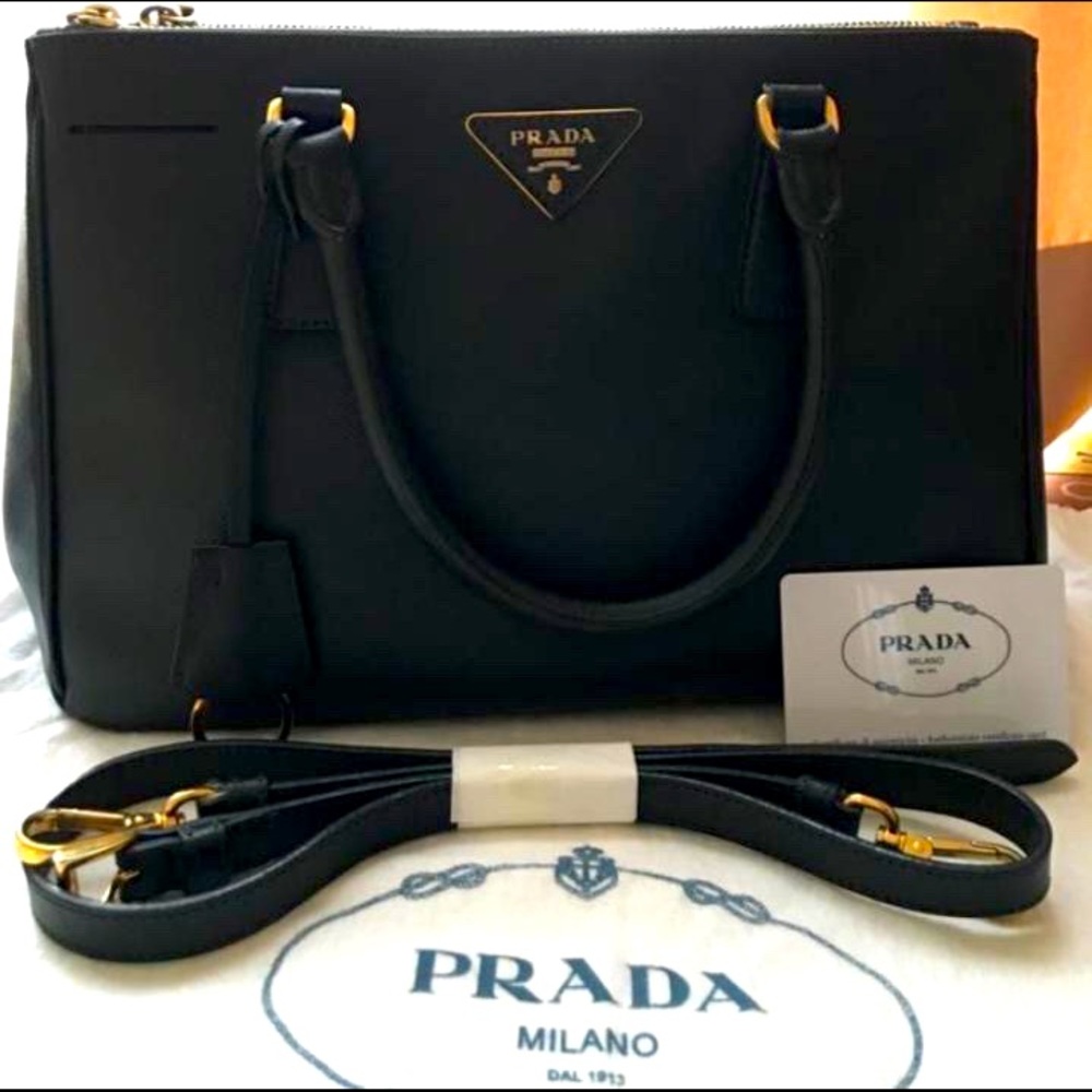 🛑SOLD🛑 Prada saffiano galleria Small